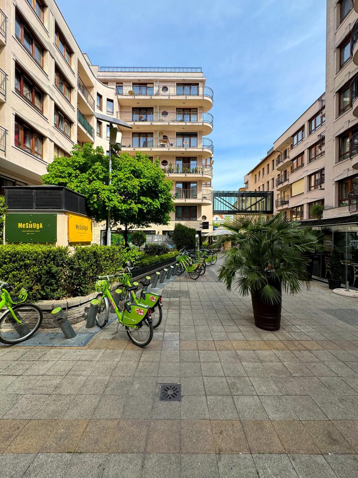 Novo Central Apartments Budapest Luaran gambar