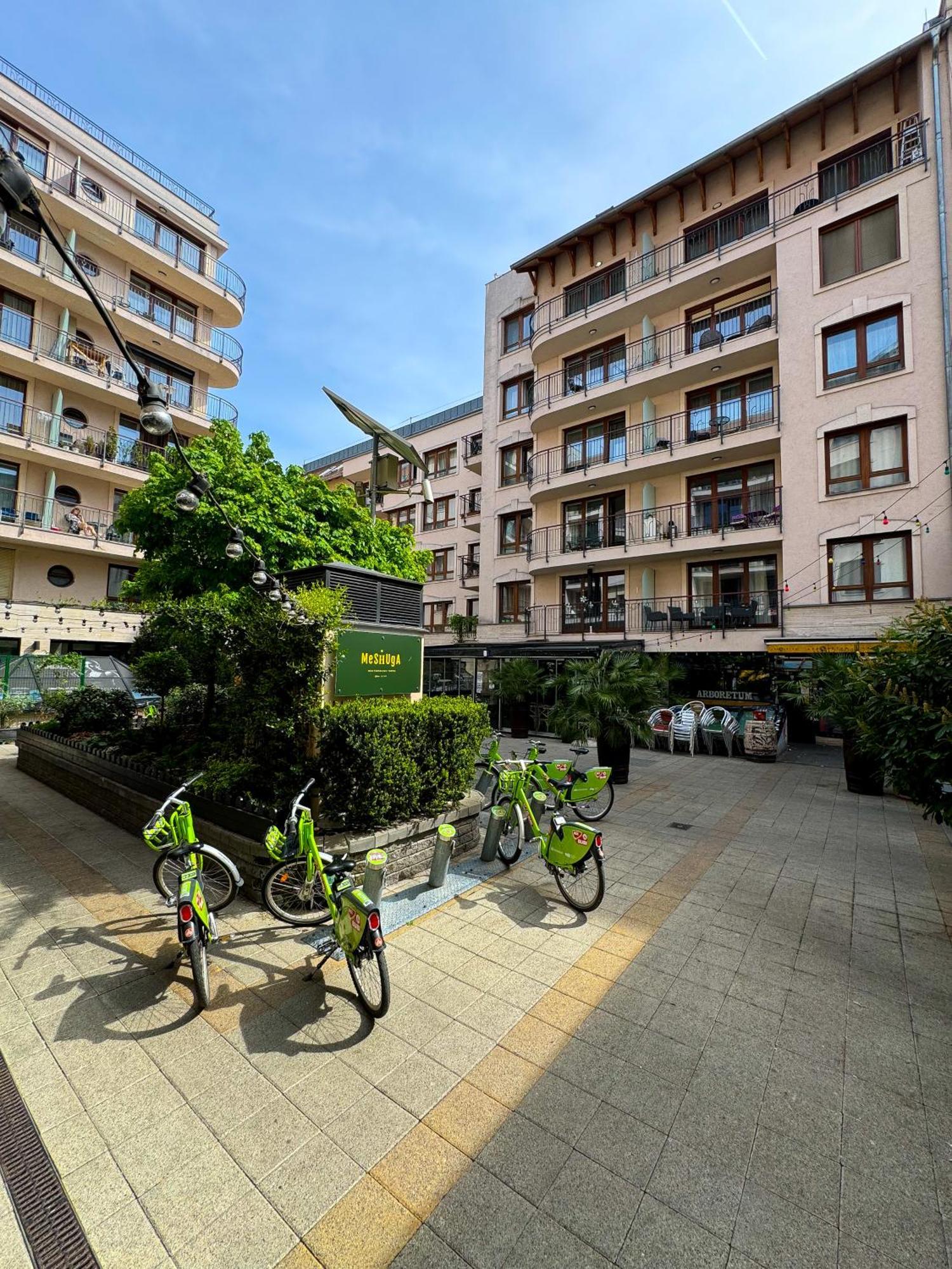 Novo Central Apartments Budapest Luaran gambar